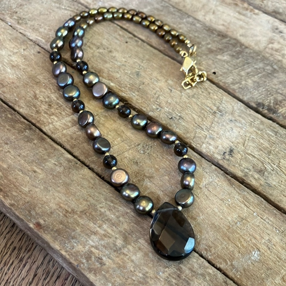 Lee Sands Pearl Necklace Smoky Quartz, Freshwater Pearl gold tone clasp 18”